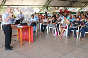 Bispo diocesano dom Pedro Conti fala aos participantes - (Foto: Jefferson Souza - Pascom Macapá)