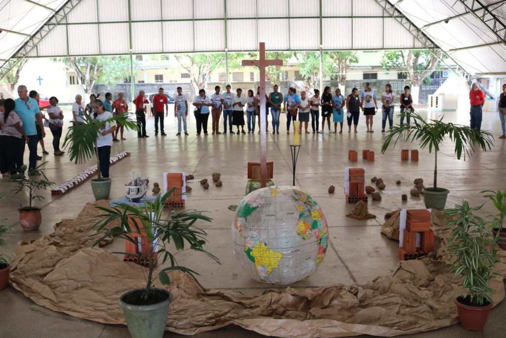 Momento orante com Ofício Divino das Comunidades - (Foto: Jefferson Souza - Pascom Macapá)